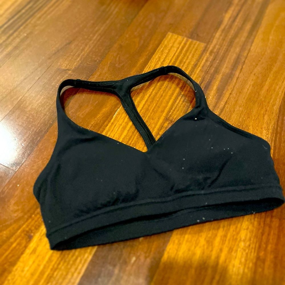 Lululemon, light support, Black sports bra